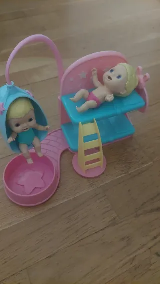 Set di gioco Amichichi con bambole e accessori