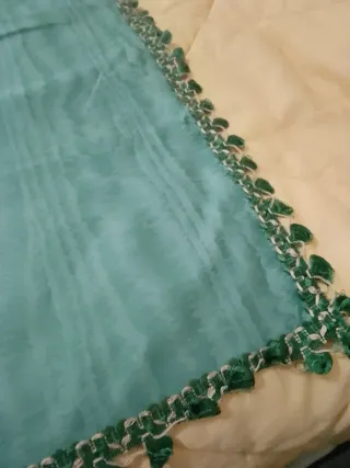 Copritavolo con bordo decorativo