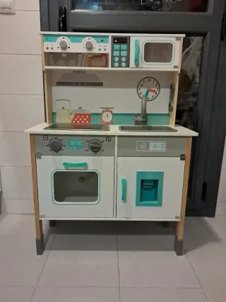 Cocinita de madera infantil