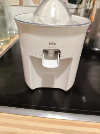 Exprimidor Braun.