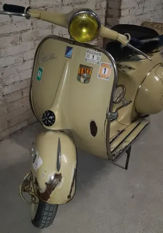 Vespa 125n Scooter
