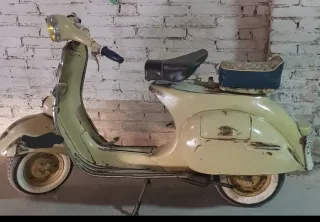 Vespa 125n Scooter