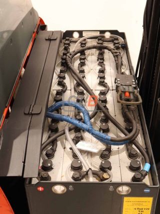 Ref. M-6012 Retráctil BT RRE 160 E