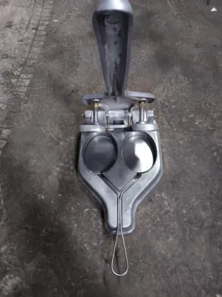 Máquina de hamburguesa profesional en buen estado