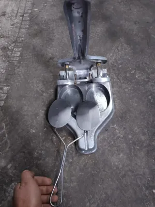 Máquina de hamburguesa profesional en buen estado