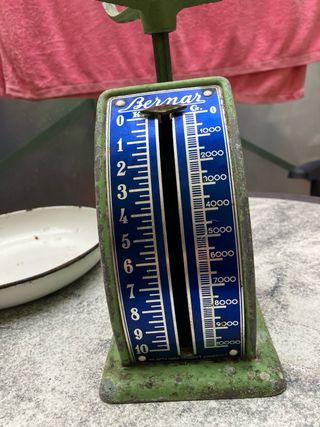 Báscula antigua Bernar