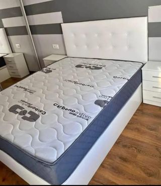 Canapé y colchón nuevos a precio de liquidación