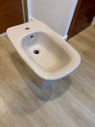 Bidé sanitario de cerámica