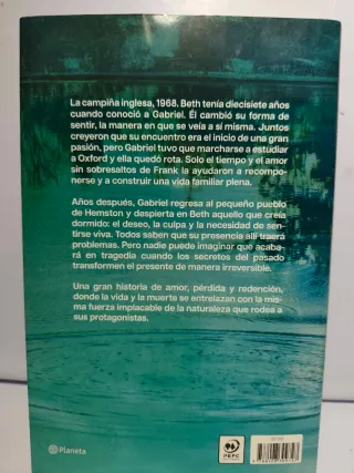 La tierra herida: La historia de amor más adict...