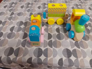 Tren de madera Montessori