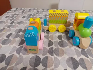 Tren de madera Montessori