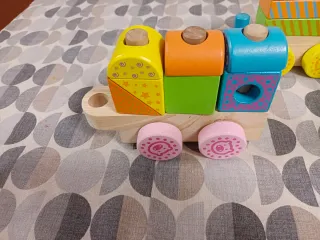 Tren de madera Montessori