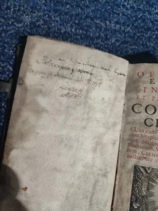 Libro en latín muy antiguo es del 1736