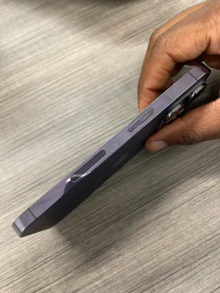 iPhone 14 Pro Morado