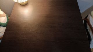 Mesa de madera extensible.