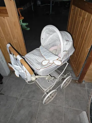 Carrello per bambole classico