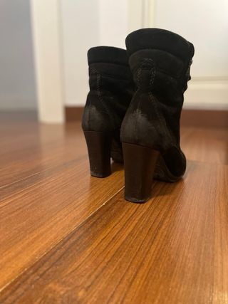 Botines Geox Negros Tacón