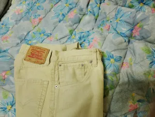 Pantalón Levi's Beige,talla L34,pero de Levi pués