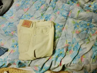 Pantalón Levi's Beige,talla L34,pero de Levi pués