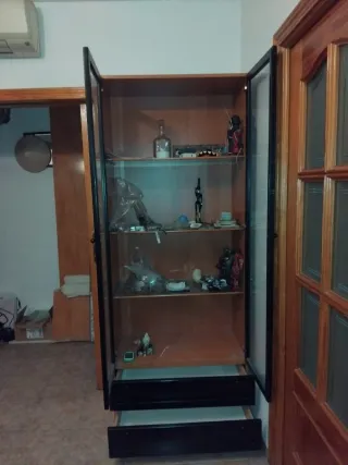 URGE Vitrina expositora madera y cristal