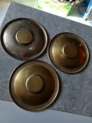 3 platillos latón vintage decorados