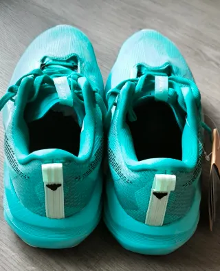 Asics Novablast 5 Talla 44 Nuevas