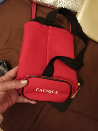 2 Bolsos Bandolera y Enfriador Botella