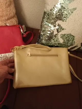 2 Bolsos Bandolera y Enfriador Botella