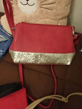 2 Bolsos Bandolera y Enfriador Botella