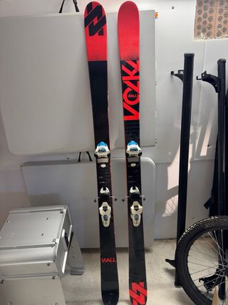 Sci Volkl Wall Freestyle e DPS Traversata wailer