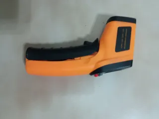 Termómetro Láser Digital