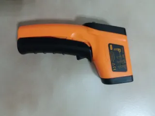 Termómetro Láser Digital