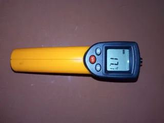 Termómetro Láser Digital