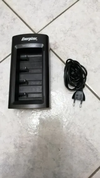 Caricabatterie Energizer AA/AAA
