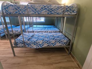 Literas metálicas con colchones