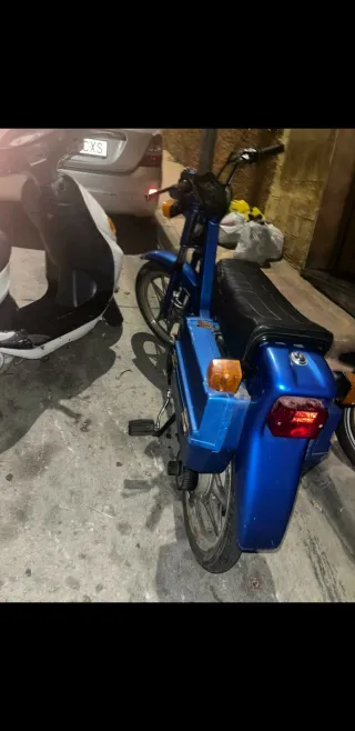 Moto Ciclomotor Clásica Azul