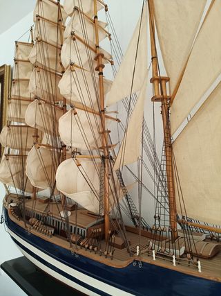Maqueta de barco de vela