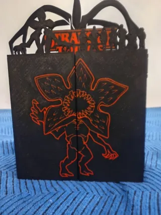 Estantería Stranger Things Roja