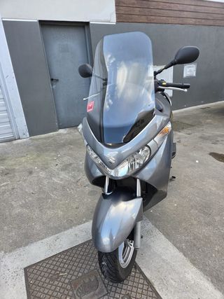 Suzuki Burgman 200