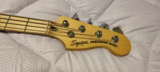 Squier Affinity P Bass PJ Negro