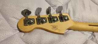 Squier Affinity P Bass PJ Negro