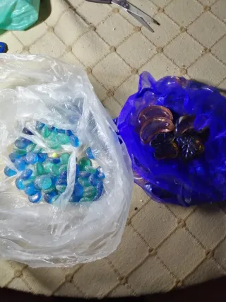 2 Bolsas Piedras Decorativas Vidrio Azul Verde