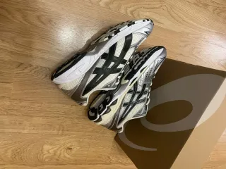 Scarpe Sportive Asics Gel Argento/Bianco