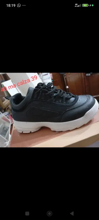 Scarpe nere e bianche nuove num 40
