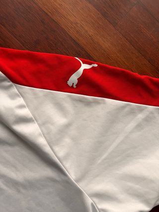 T-shirt Puma bianca e rossa taglia M