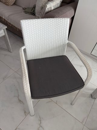 Mesa y 4 Sillas de Ratán con Cristal