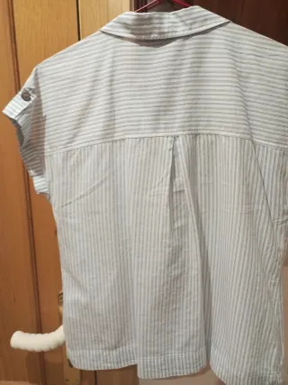 Blusa Yessica Rayas Azules  y Blancas