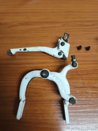 Herraduras de freno y manetas GAC Akimoto