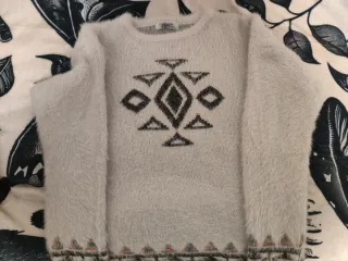 Jersey peludo con estampado geométrico