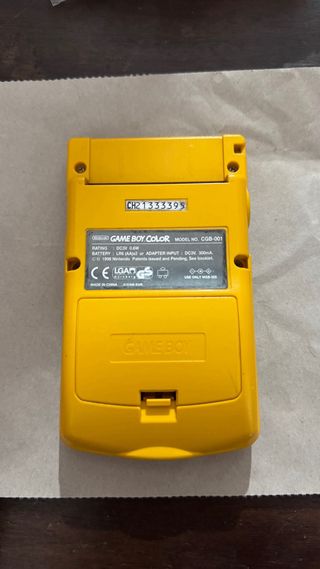 Nintendo Game Boy Color + 2 Giochi Pokémon